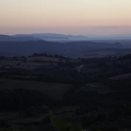 Manciano's Panorama شقة